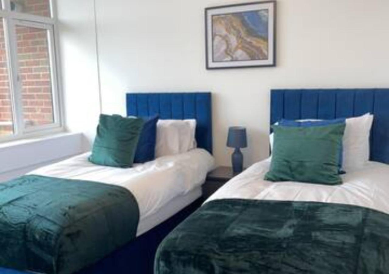 2 Bedroom Apartment - Flitwick - Contractor Friendly - Tourist Ready - Full Kitchen - Wifi - Smart Tv - Sofa Bed - Free Parking - Ideal For Short Or Long Stays Exterior photo